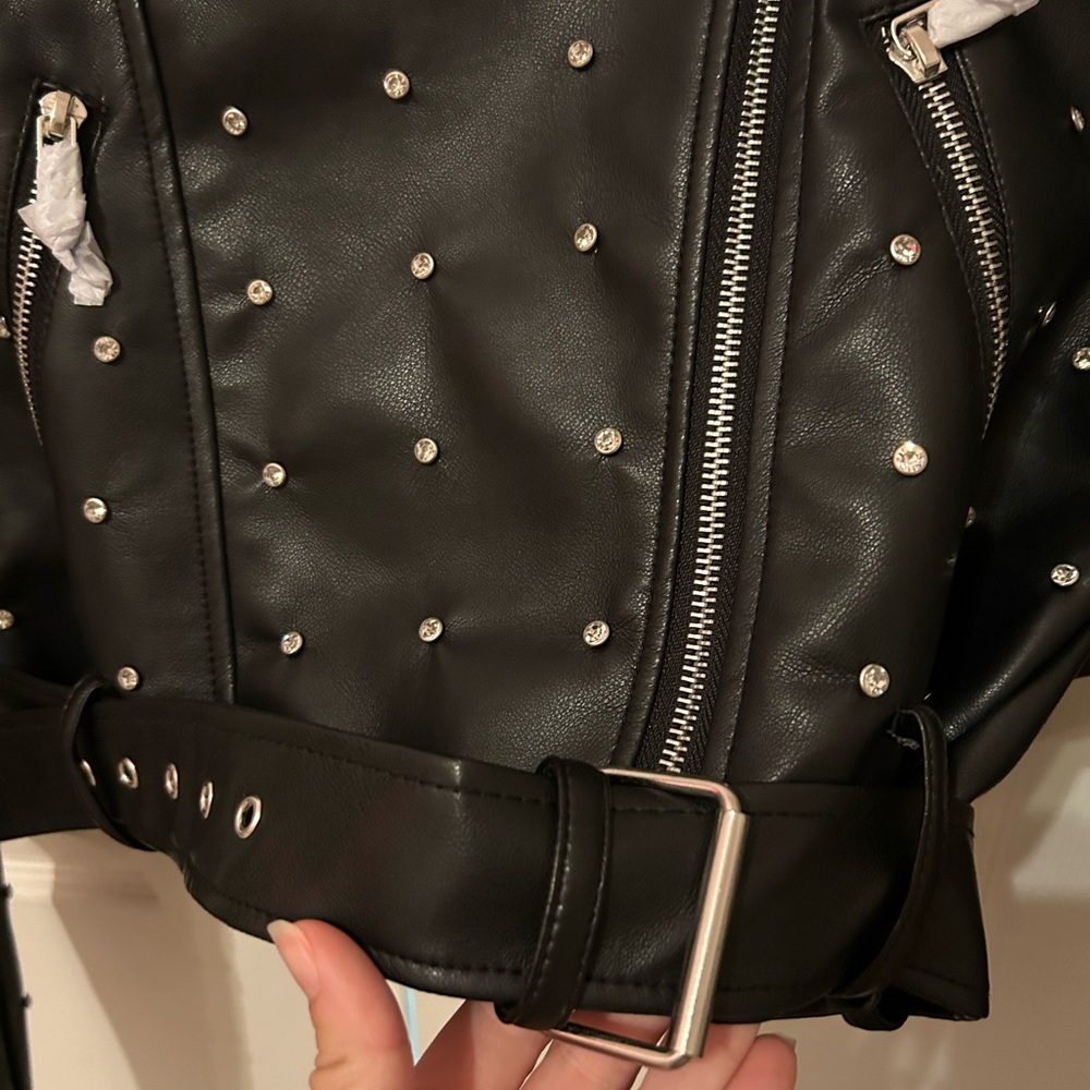 NWT Forever 21 Rhinestone Studded Faux Leather Moto Jacket Cropped - Picture 6 of 7